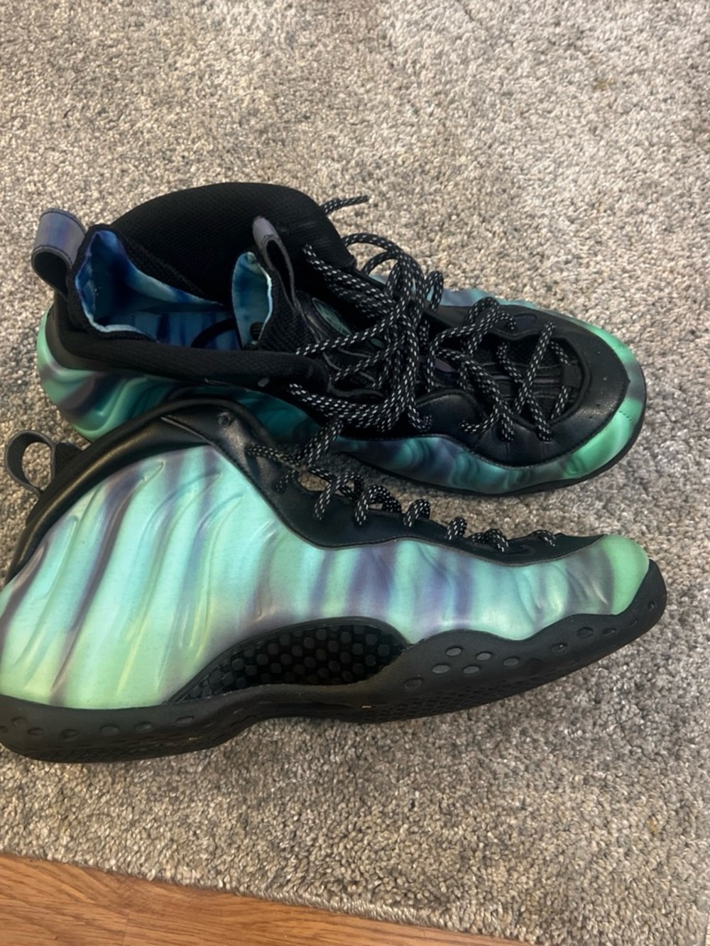 Nike Black and Teal Iridescent Shell Sneaker - Picture 6 of 6